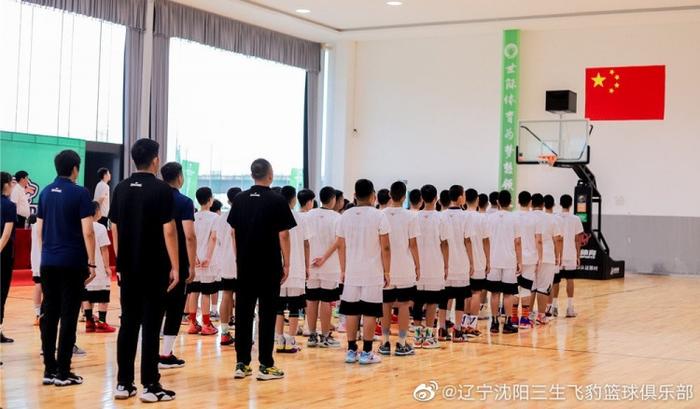 通过理疗改善篮球运动员的肌肉恢复方案_0